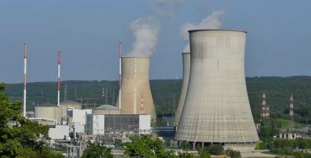 Theunk13's tweet image. Three unidentified drones breached the premises of the Genkai nuclear power plant in southwestern Japan.🇯🇵⛩️