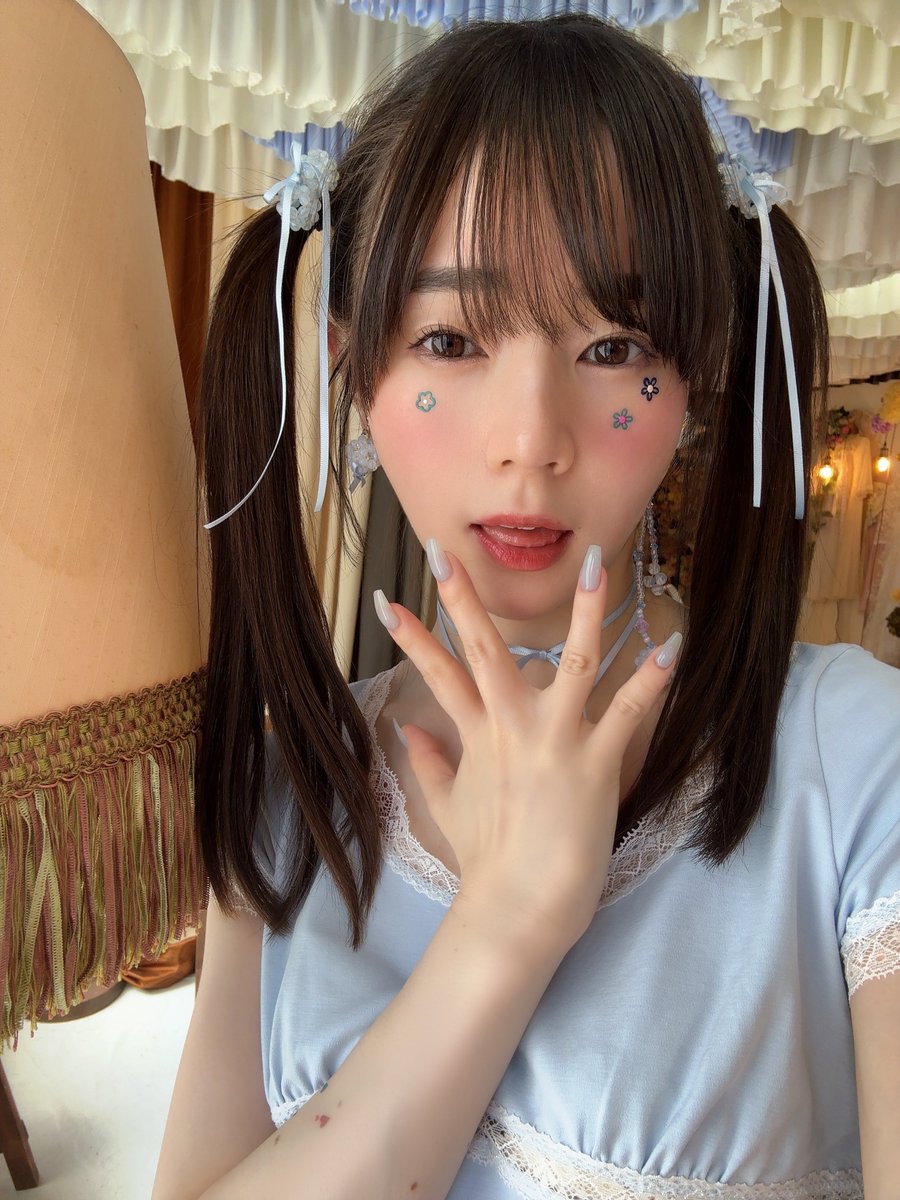近衛りこさんのエロ画像、2025年07月27日21時33分00秒に投稿
