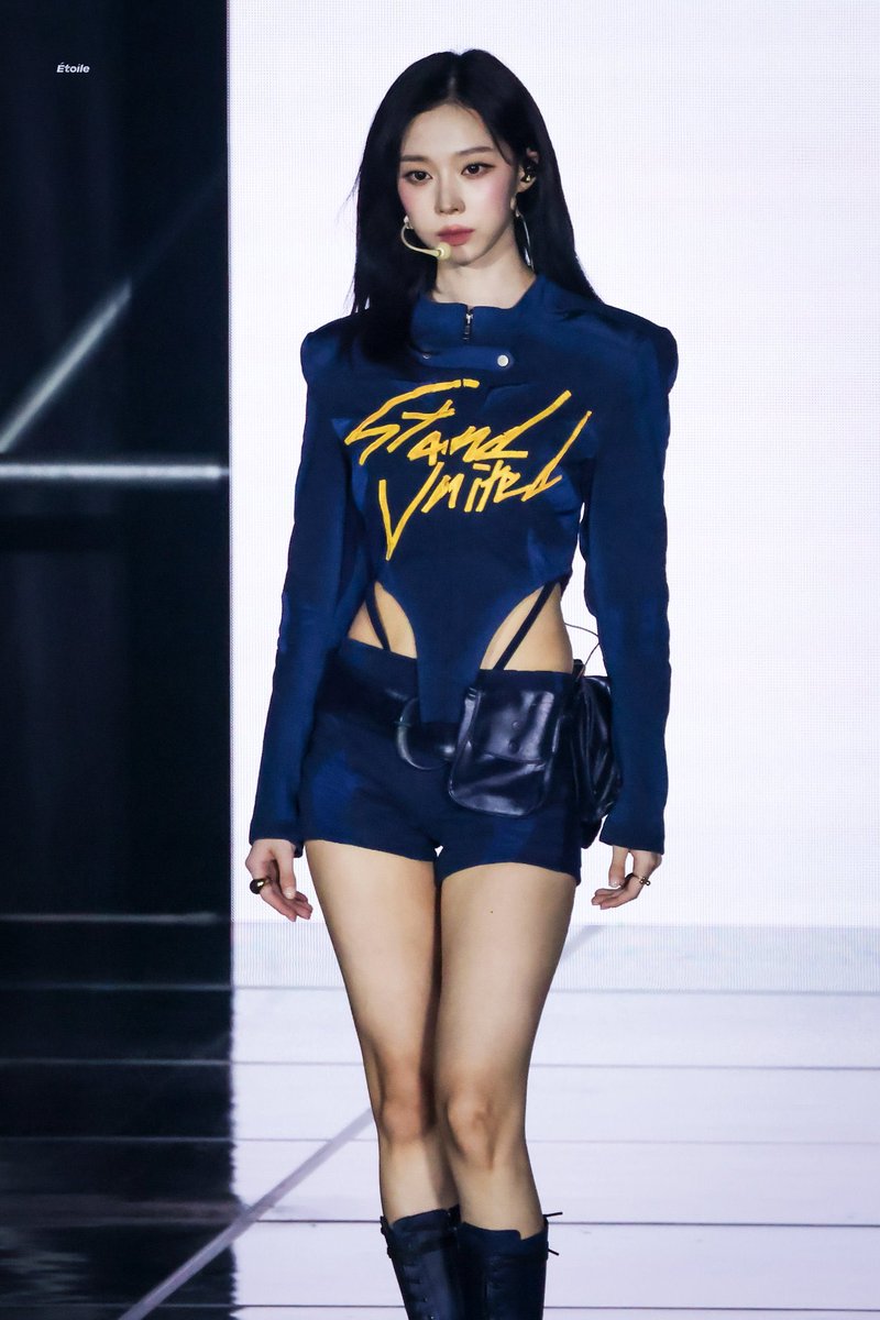 uchinagaey's tweet image. THIGHS FOR DAYS