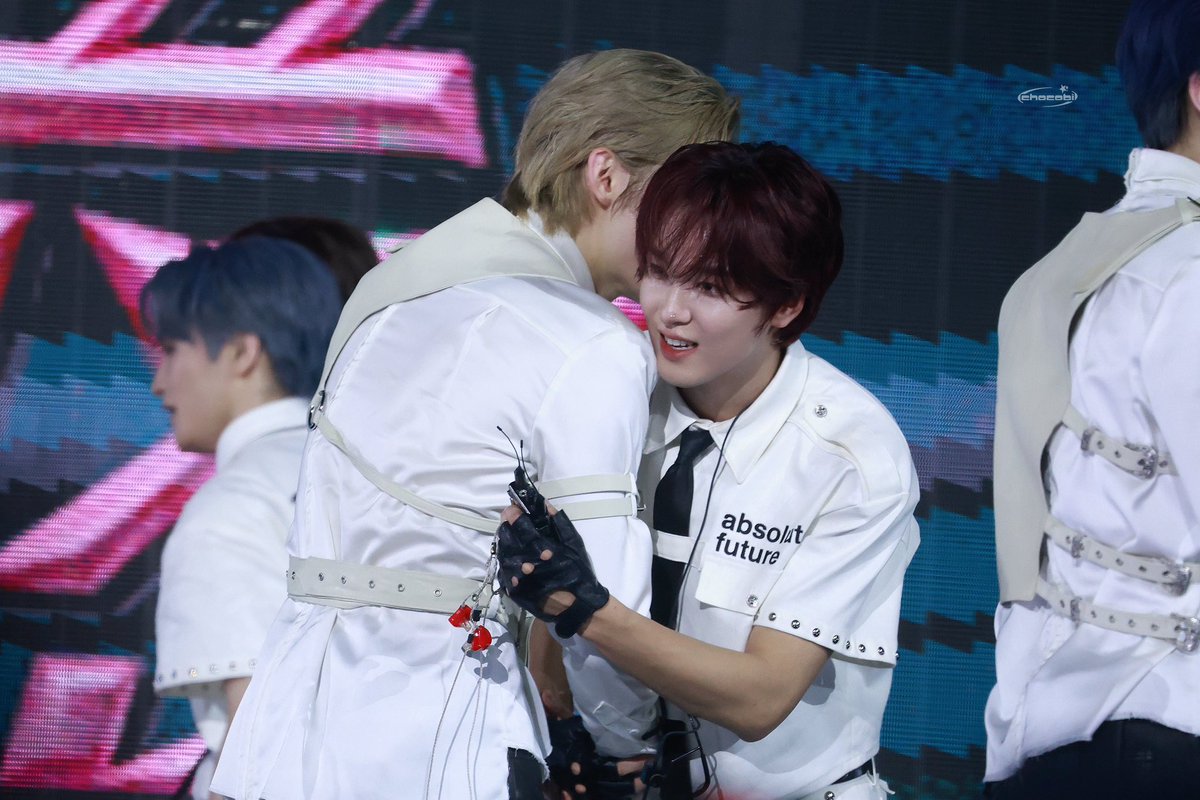 haelovs's tweet photo. OH MY GOD 😭 https://t.co/rS7VAisPHQ