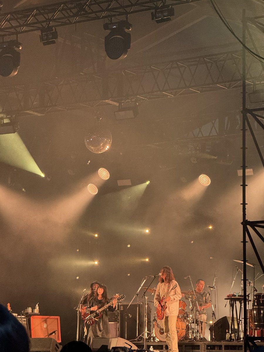 2年前にホワイトで少し観たカネコアヤノ
今回はシューゲイザー並みにラウドで驚いた😲 #FUJIROCK2025