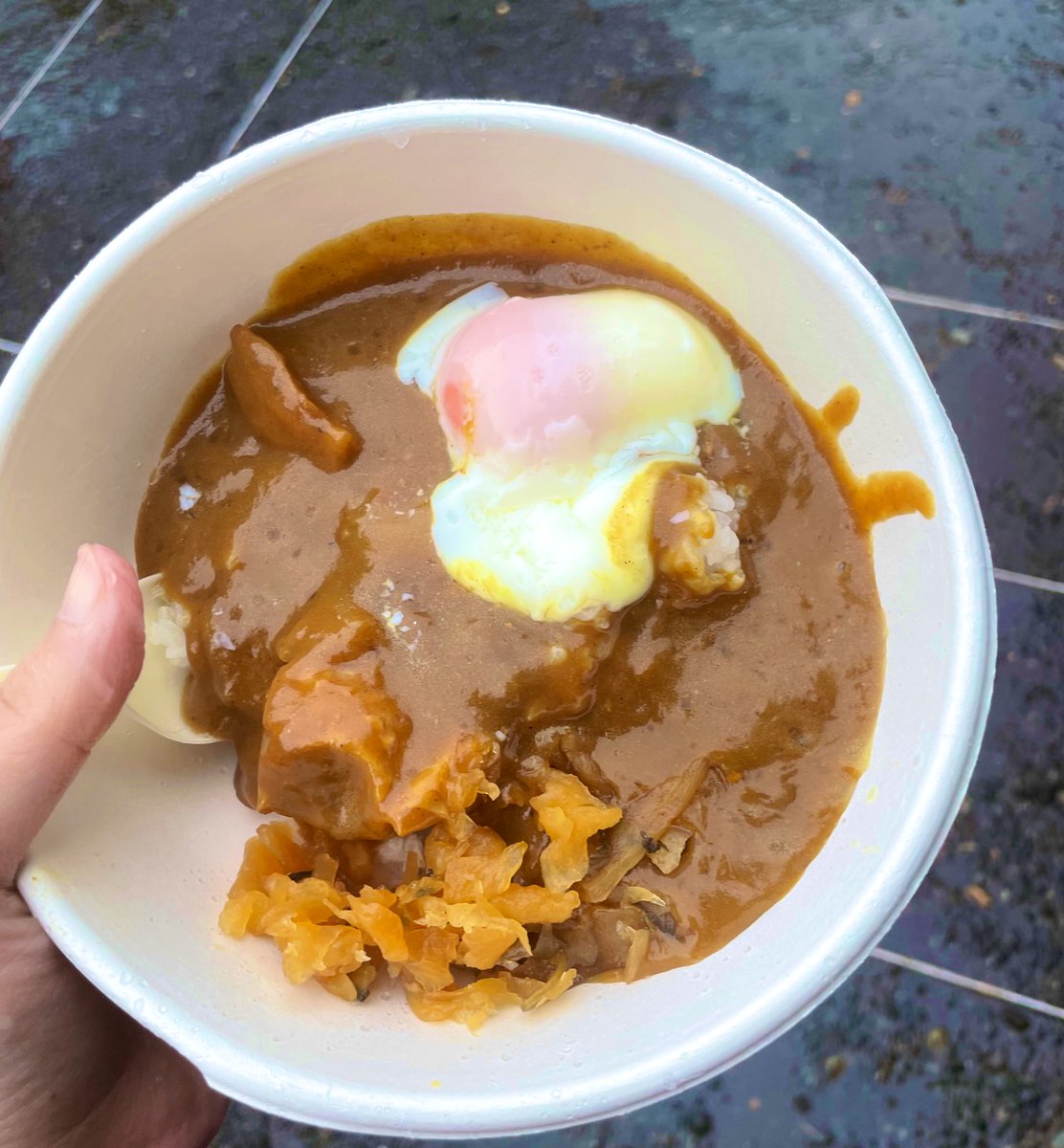 フジロック右も左もわからんので、とろろ飯、ハイジカレー、沢遊びなど人をもすなるものたちをとりあえずやる。