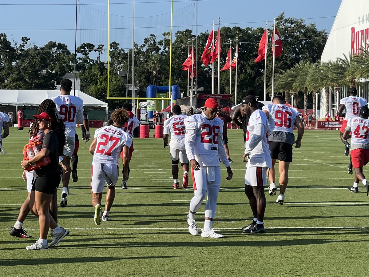 AdamLivsOn's tweet image. Good morning from Day 4 of #Bucs training camp!