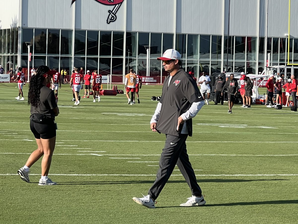 AdamLivsOn's tweet image. Good morning from Day 4 of #Bucs training camp!