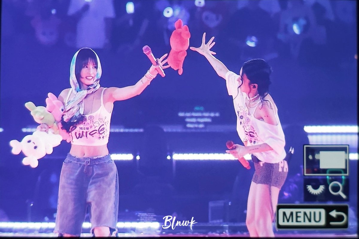blnwk's tweet image. 250727

...🤣

#모모 #モモ #MOMO
#채영 #CHAEYOUNG 
#트와이스 #TWICE
