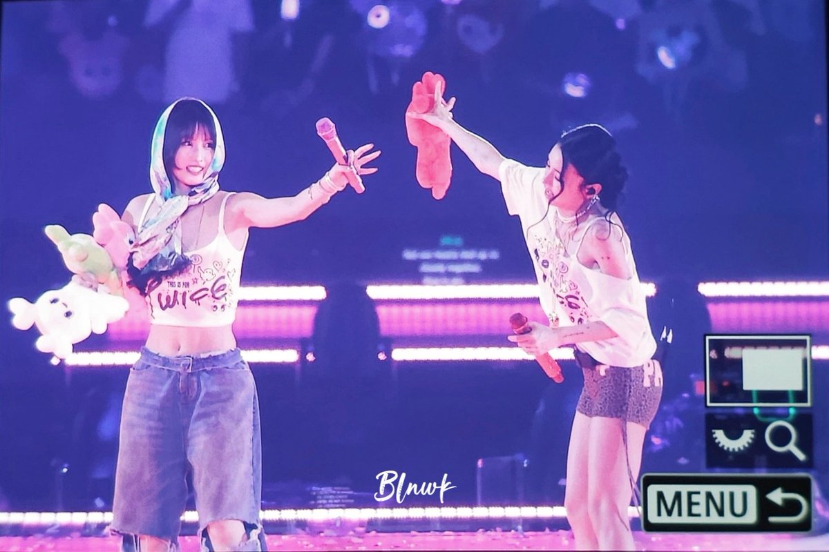 blnwk's tweet image. 250727

...🤣

#모모 #モモ #MOMO
#채영 #CHAEYOUNG 
#트와이스 #TWICE
