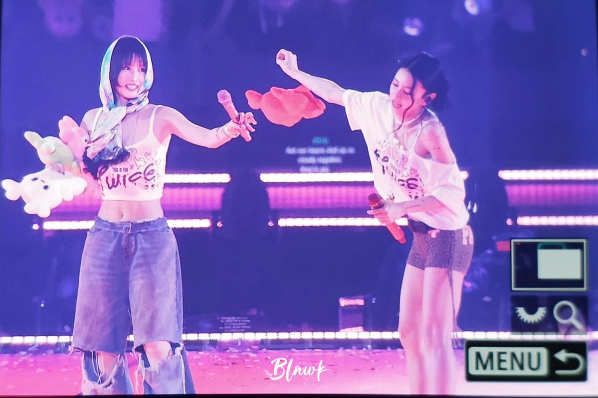 blnwk's tweet image. 250727

...🤣

#모모 #モモ #MOMO
#채영 #CHAEYOUNG 
#트와이스 #TWICE