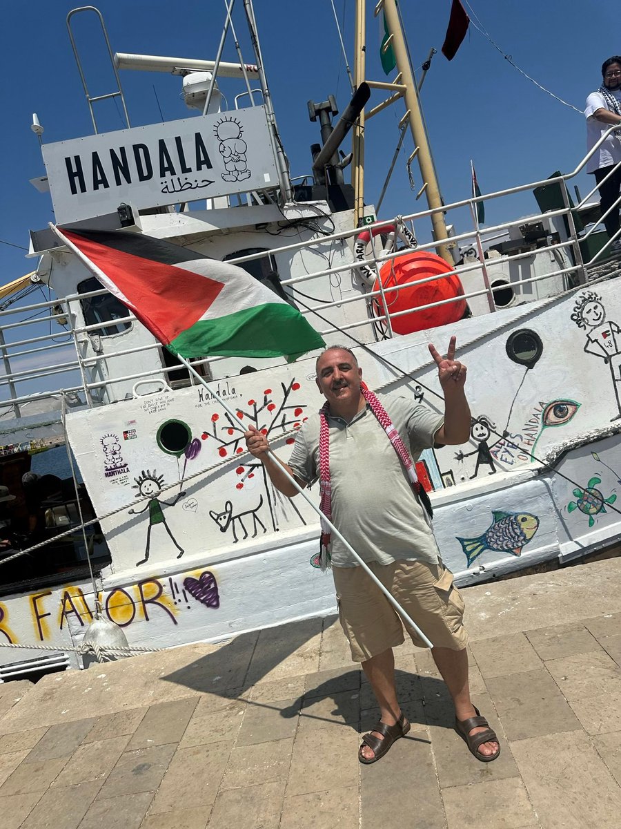 MLKP_IB's tweet image. Tonight, Zionist forces kidnapped all members of the #HandalaFlotilla crew, including ICOR's Deputy Main Coordinator Hatem Laouini. We demand the immediate release of all detainees! #FreeHandala #StandWithPalestine