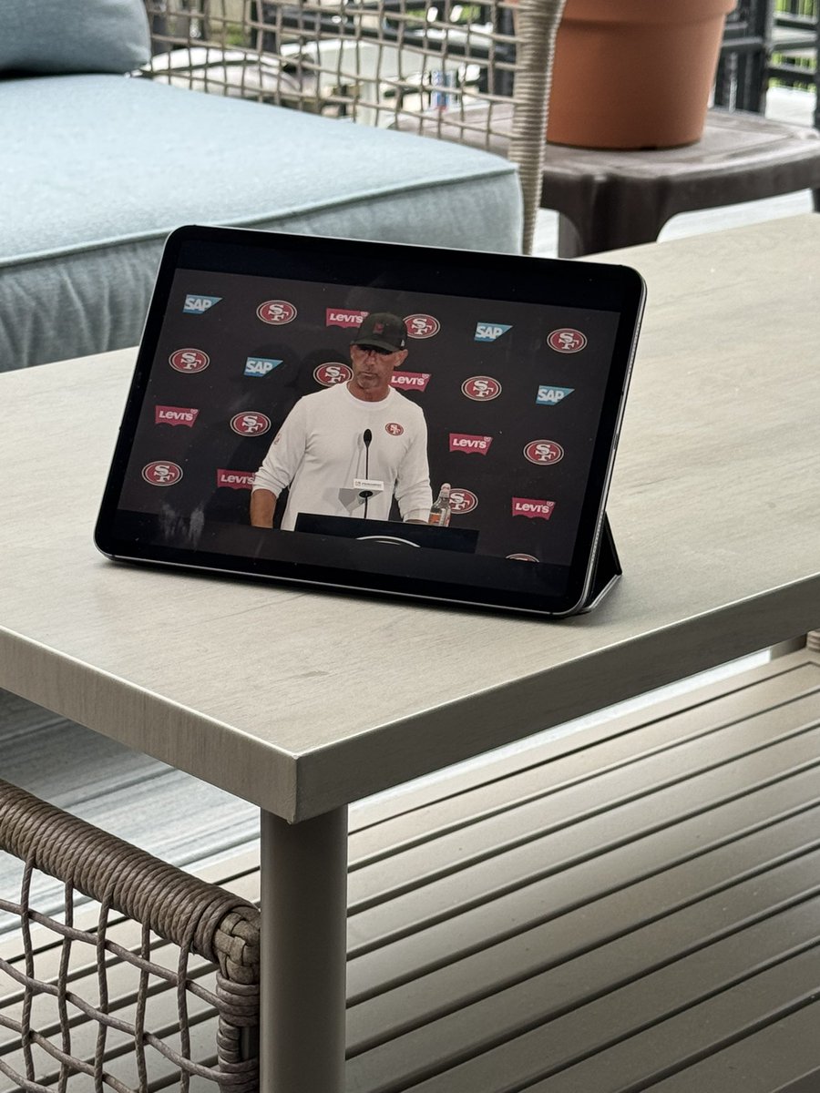 TheFFRealist's tweet image. Chillin on the deck with a coffee and absorbing some 49ers content.
An ideal Sunday morning.