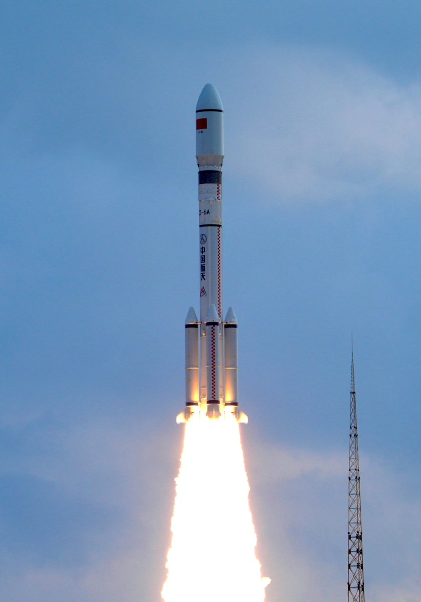 wulei2020's tweet image. Congratulations! A modified #LongMarch-6 carrier rocket lifted off from the #Taiyuan Satellite Launch Center at 6:03 pm Beijing time on July 27, sending the fifth group of low Earth orbit satellites for a satellite internet constellation into orbit.