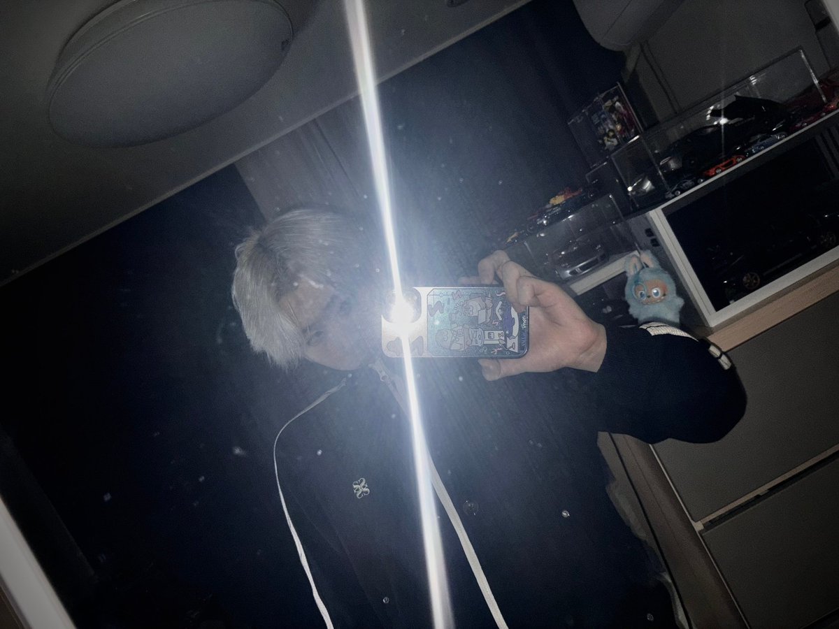 trtrwhdk's tweet image. 플래시 터트려서 개느좋 사진 찍고 되게 뿌듯했던 것 같은데 다들 라부부 얘기만 하니까 서운해지셨잖아 ㅆㅂ 내 태래님이 왤케 귀여미