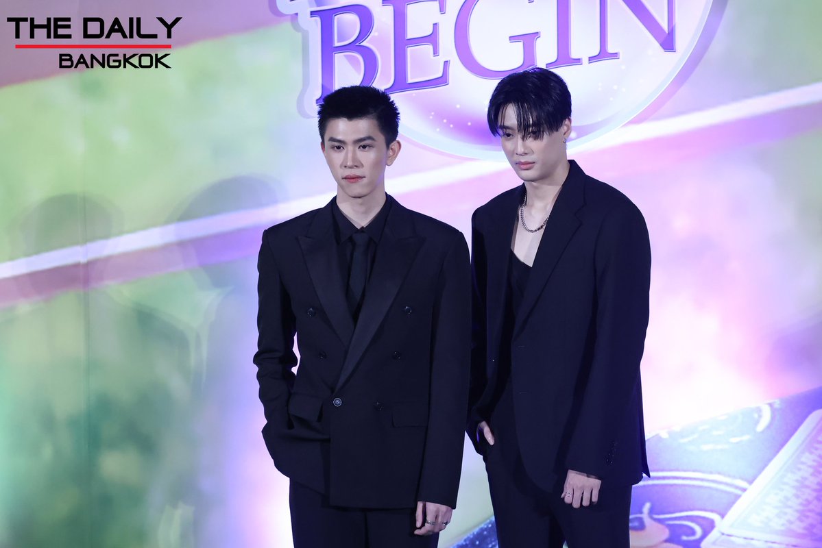 thedailybkk's tweet image. 'เซฟ-ฟรัง' พร้อมดูตอนแรกซีรีส์ "ทํานายทายทัพ My Magic Prophecy" กับแฟนคลับในงาน "ทํานายทายทัพ Let the Magic Begin"
#MyMagicProphecyEP1
#ทำนายทายทัพ
#savesaisawat #francnrp