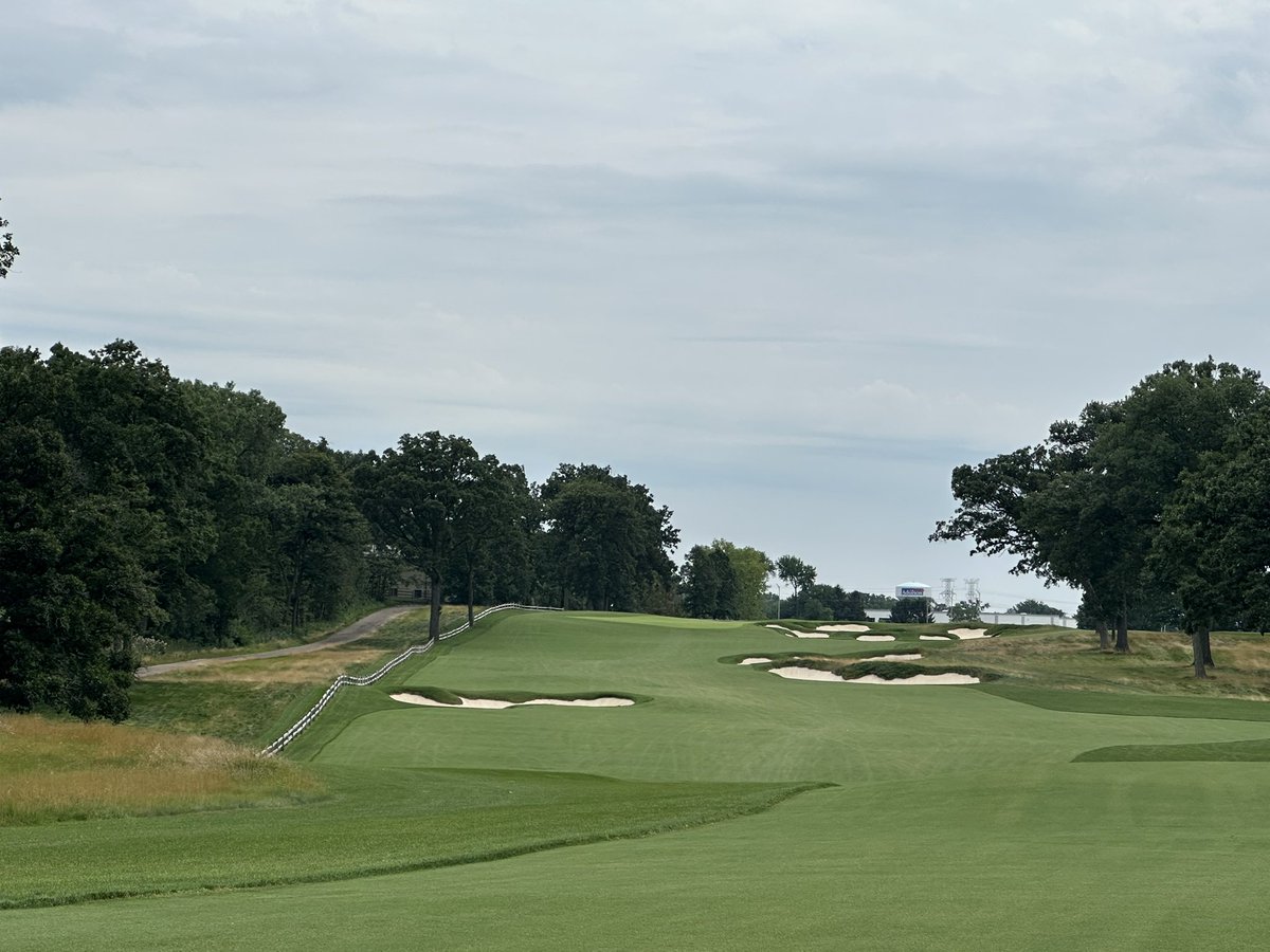 BryanTweed16's tweet image. The work that OCM Golf has done with Medinah (No. 3) is nothing short of a masterpiece. Using many of the previous corridors but also redesigning much of the back nine, the bunkering & tree removal is fantastic. Par-3s are beautiful & several great Par-4s. Greens need to mature.
