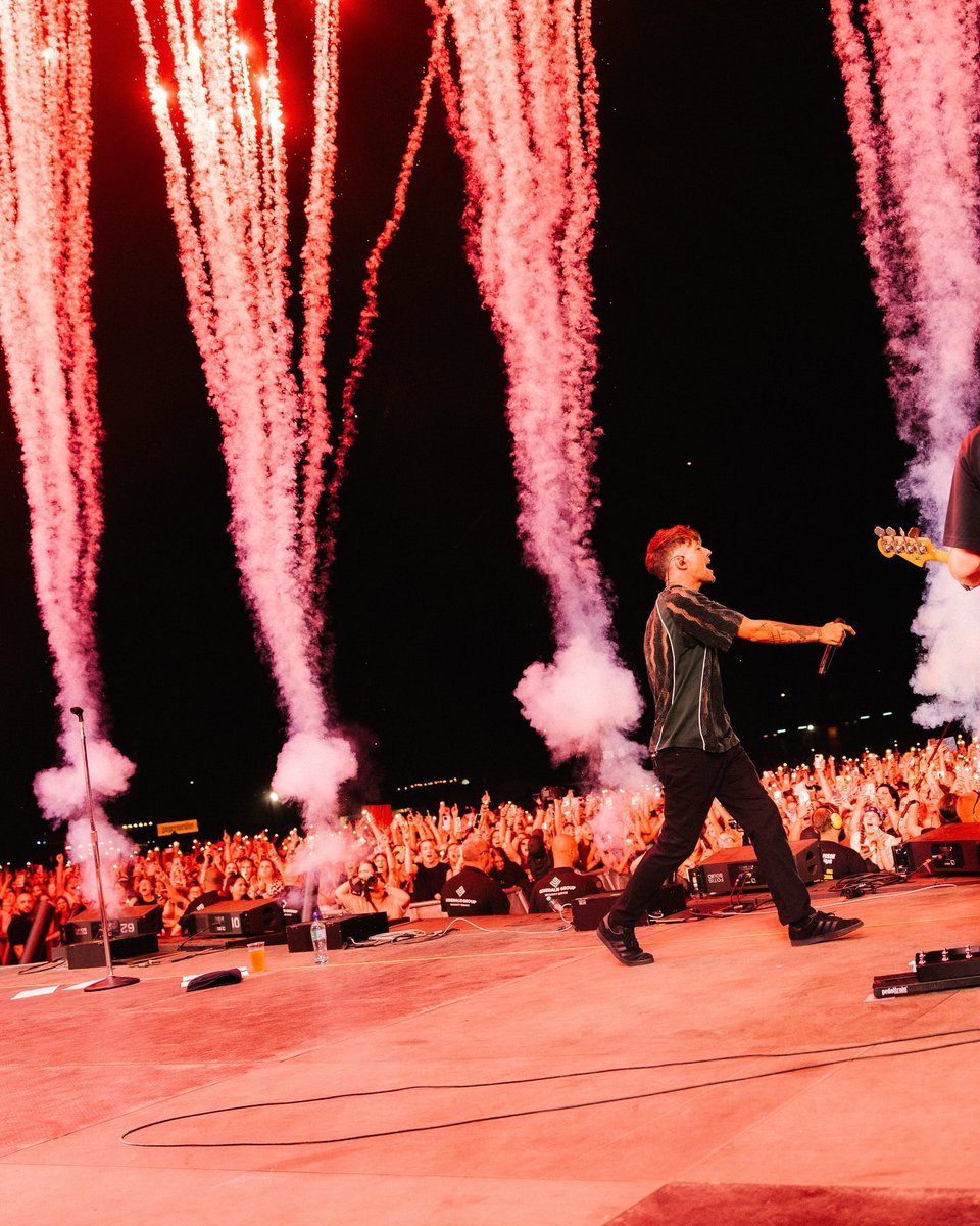 AOTVOnTour's tweet image. Louis singing We Made It in Lodz!

🎥 LTHQ