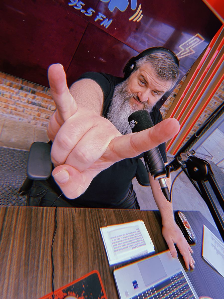 Rock&Pop Paraguay (@rockandpop955) on Twitter photo 😎Tu dosis semanal de BUENA MÚSICA🤘🏻 está llegando⏳
<a href="/luchofalcon/">Lucho Falcón Faría</a>😎 contigo todos los lunes de 00hs a 02hs con #LaSierraEléctrica⚡️ a buen volumen en la 95.5FM #RockandPop 🎸
Whatsapp 0984 955000 📲
rockandpop.com.py 🌍
twitch.tv/rockandpoppy 💻 😎Tu dosis semanal de BUENA MÚSICA🤘🏻 está llegando⏳
<a href="/luchofalcon/">Lucho Falcón Faría</a>😎 contigo todos los lunes de 00hs a 02hs con #LaSierraEléctrica⚡️ a buen volumen en la 95.5FM #RockandPop 🎸
Whatsapp 0984 955000 📲
rockandpop.com.py 🌍
twitch.tv/rockandpoppy 💻