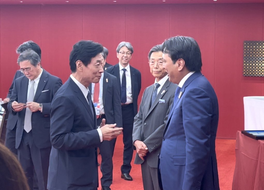 nishy03's tweet image. 万博でモンゴルのナショナルデーイベントがあり、友好議連の会長代理として、ドルジハンド副首相、ナイダラー議員と懇談しました。資源国モンゴルは中露に挟まれる中、第三の隣国として日本との関係を重視し、唯一のEPA(経済連携協定)を日本と結んでます。投資・人材交流など関係強化を共有しました。