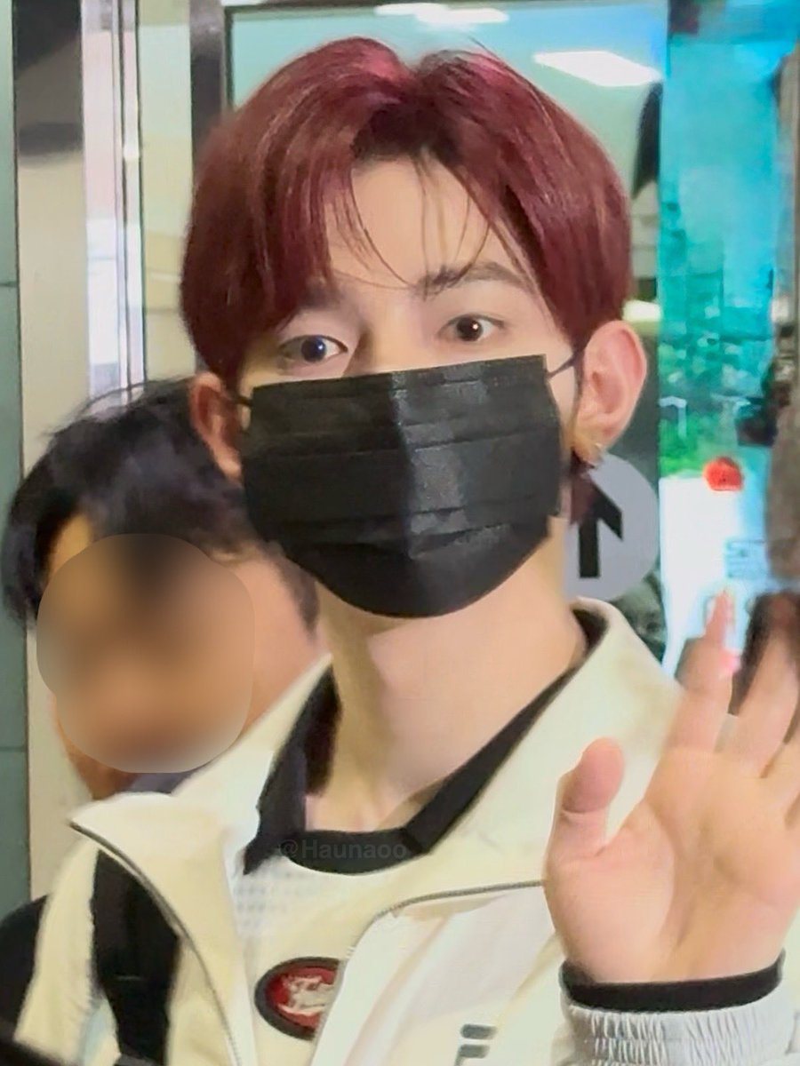 Haubaoo's tweet image. 250727 GMP ์
๊ตญ
ํ์ค ๋๋ฌด ๊ท์ฌ์!!
ํ์ค๊ฐ ์ฐฝ๋ฌธ ๋ด๋ฆฌ๊ณ ์ ํ๋ค์ด์คฌ๋๋ฐ ์ด๋ฏธ ๋ฆ์๋ค...
#ZHANGHAO #์ฅํ์ค #็ซ ๆ #ใธใฃใณใใช
#ZEROBASEONE #ZB1 #์ ๋ก๋ฒ ์ด์ค์