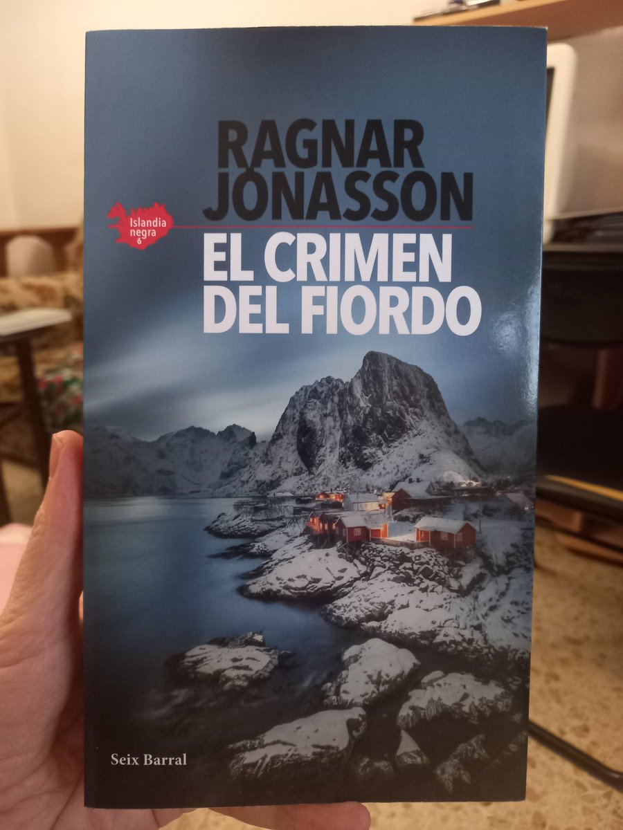 F J (@bcnfaust) on Twitter photo Con esta entrega, la sexta, he terminado la saga de Islandia negra. Entretenido y ágil de leer.
El crimen del fiordo de Ragnar Jonasson en <a href="/Seix_Barral/">Seix Barral</a>. Con esta entrega, la sexta, he terminado la saga de Islandia negra. Entretenido y ágil de leer.
El crimen del fiordo de Ragnar Jonasson en <a href="/Seix_Barral/">Seix Barral</a>.