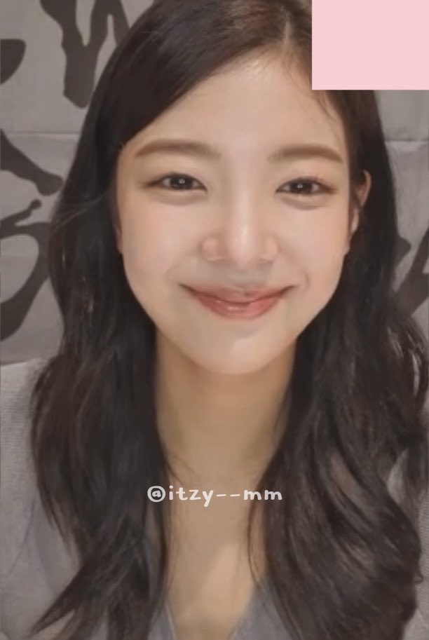 yescoitzhere's tweet image. a princess 🥺🥺