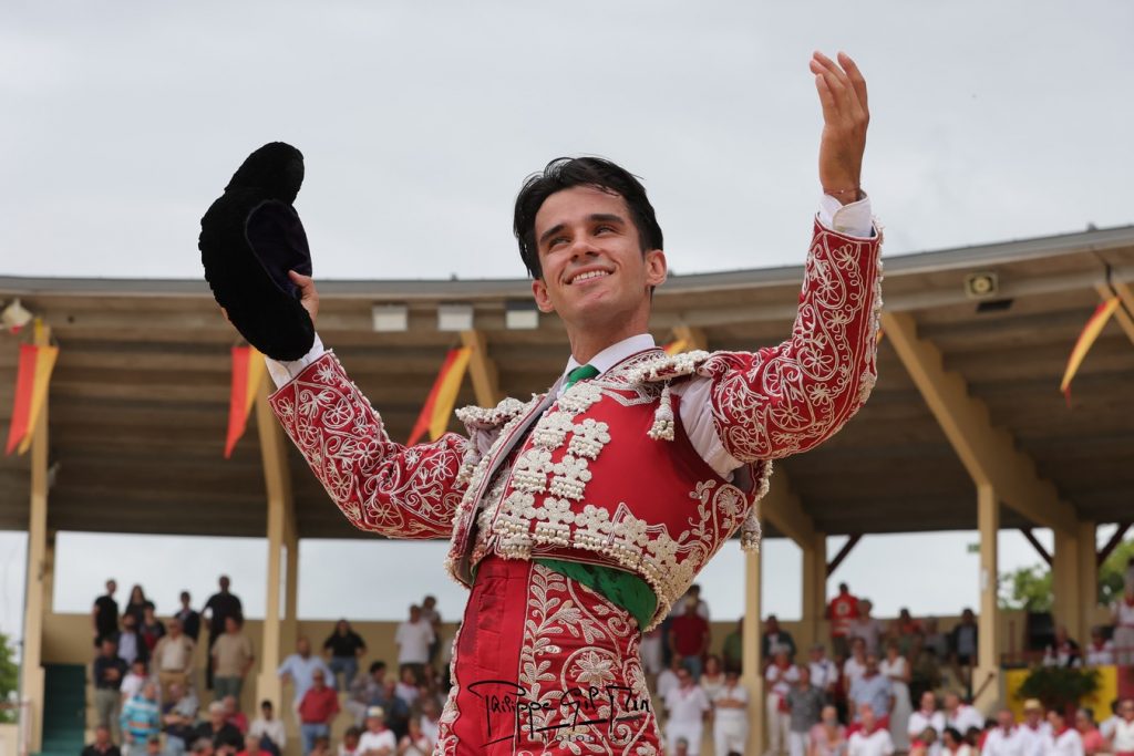📝 CRÓNICAS

👉 Solitario trofeo para Nino Julián en Orthez
chicuelinasytafalleras.com/cronicas/solit…