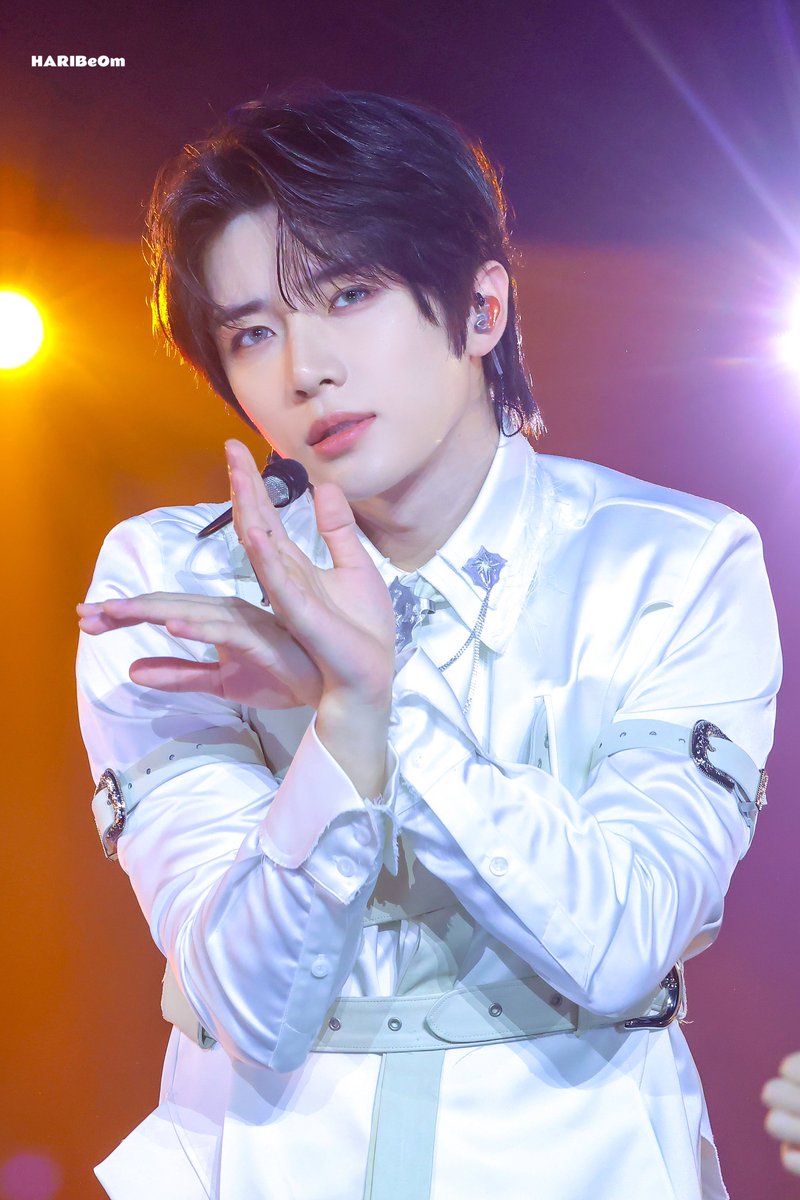HARIBeOm_313's tweet image. εïз 250727 εïз SBS SUMMER 가요대전
💗🟠💗
#투모로우바이투게더
#범규 #BEOMGYU #TXT_범규
#TXT #TOMORROW_X_TOGETHER #ボムギュ