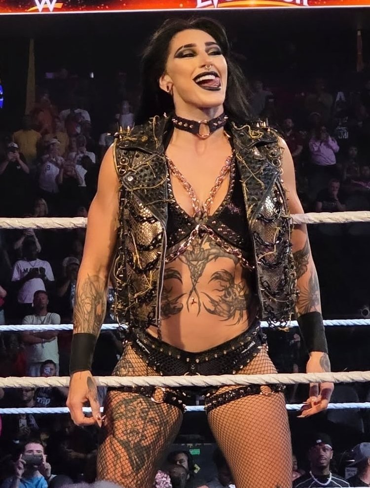 𝕽𝖍𝖊𝖆 ' 𝕸𝖆𝖒𝖎 ' 𝕽𝖎𝖕𝖑𝖊𝖞 ( Parody ) tweet media