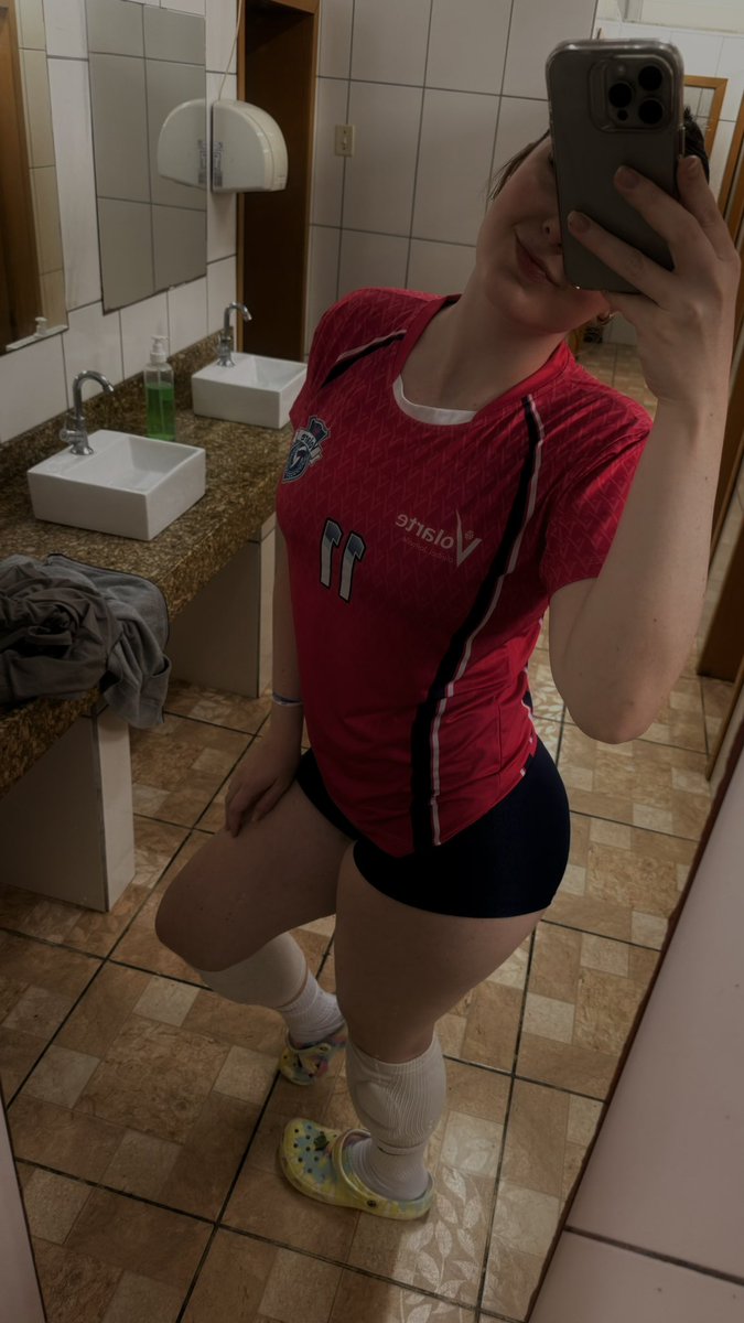 PaulaBelvedere1's tweet image. dia de jogo hj🥰