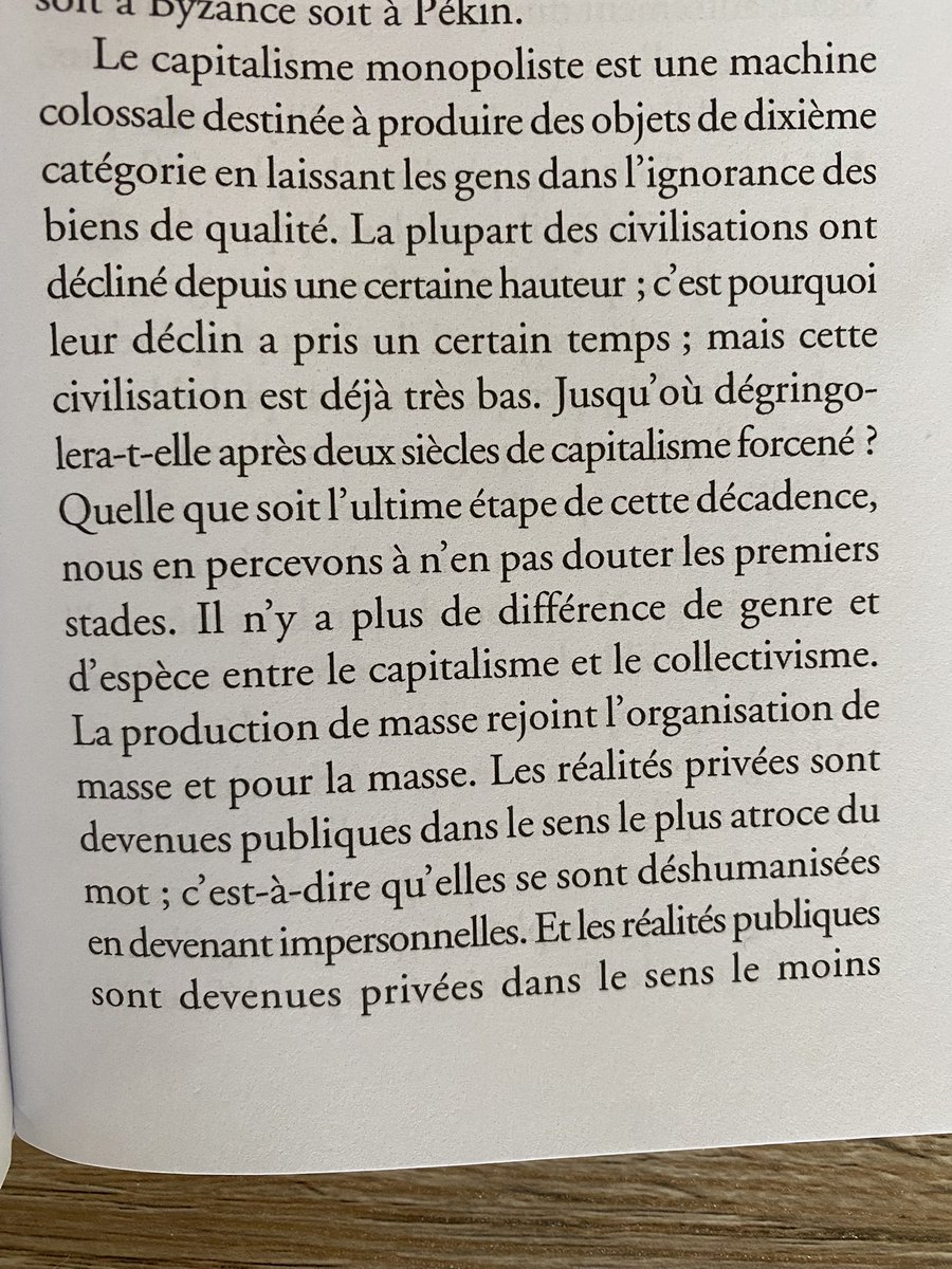 Rnitot's tweet image. Chesterton sur notre système économique, qui nous donne le pire du service public et le pire de l’entreprise privée.
Puis cette phrase : « Les gens ont toujours des idéaux quand ils n’ont plus d’idées » 👌