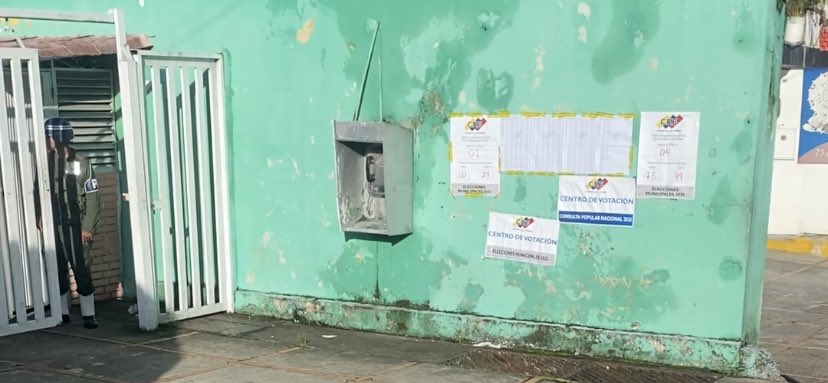 lorebornacelly's tweet image. En San Cristóbal los centros electorales abrieron entre 6:00 y 6:30 de la mañana sin novedad. #Tachira
