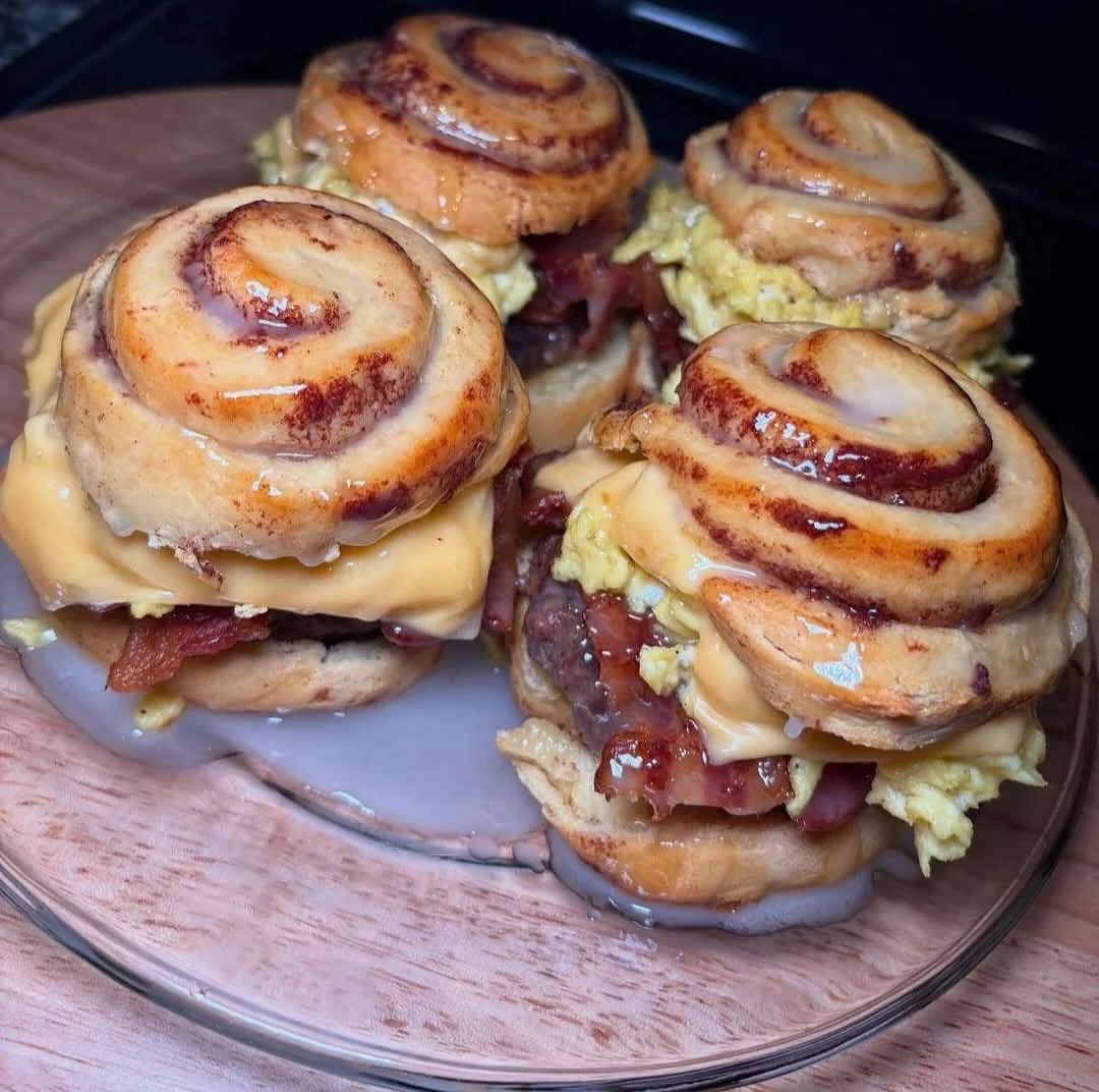 TheLouDaddy's tweet image. Goooood morning fam ! Drop a GM and a Sunday cook !Let&apos;s get it !