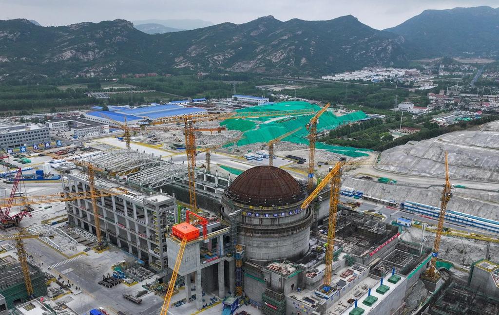RealMKA1's tweet image. China reportedly approves tech transfer of a 350 MW nuclear reactor to Pakistan’s PAEC, boosting energy security. Construction expected to start 2027–28.