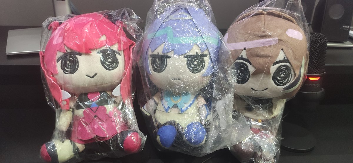 AdarinSinner's tweet image. Start to collect BEEGSMOL plushies after know that i cant have full Promise set from pop up parade