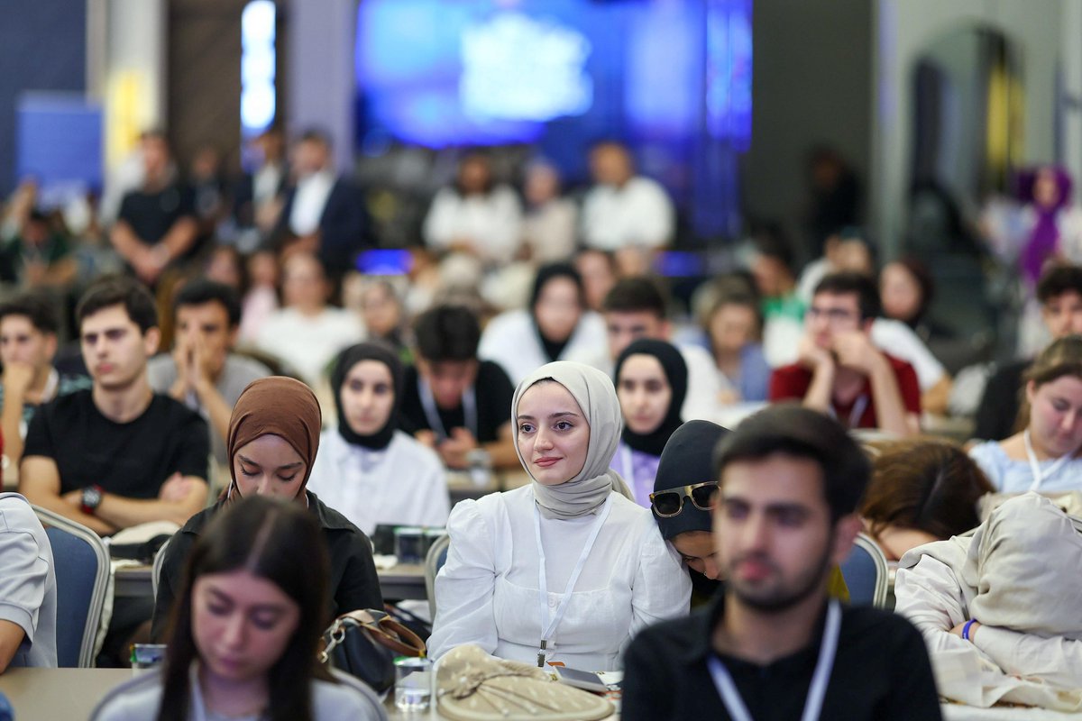 Abdullah Özdemir (@abdullahozdemir) on Twitter photo Gençlerimizin gelecek ve kariyerlerini şekillendirecek olan üniversite tercih/tanıtım dönemindeyiz. Bir Tercih Festivali de tam bu hayallere, ideallere giden yollara rehberlik etmek için burada.
<a href="/AKGenclikGM/">AK Gençlik</a> Başkanımız Sn. <a href="/avyusufibis/">Yusuf İBİŞ</a> bir avukat, ben de bir mühendis olarak Gençlerimizin gelecek ve kariyerlerini şekillendirecek olan üniversite tercih/tanıtım dönemindeyiz. Bir Tercih Festivali de tam bu hayallere, ideallere giden yollara rehberlik etmek için burada.
<a href="/AKGenclikGM/">AK Gençlik</a> Başkanımız Sn. <a href="/avyusufibis/">Yusuf İBİŞ</a> bir avukat, ben de bir mühendis olarak
