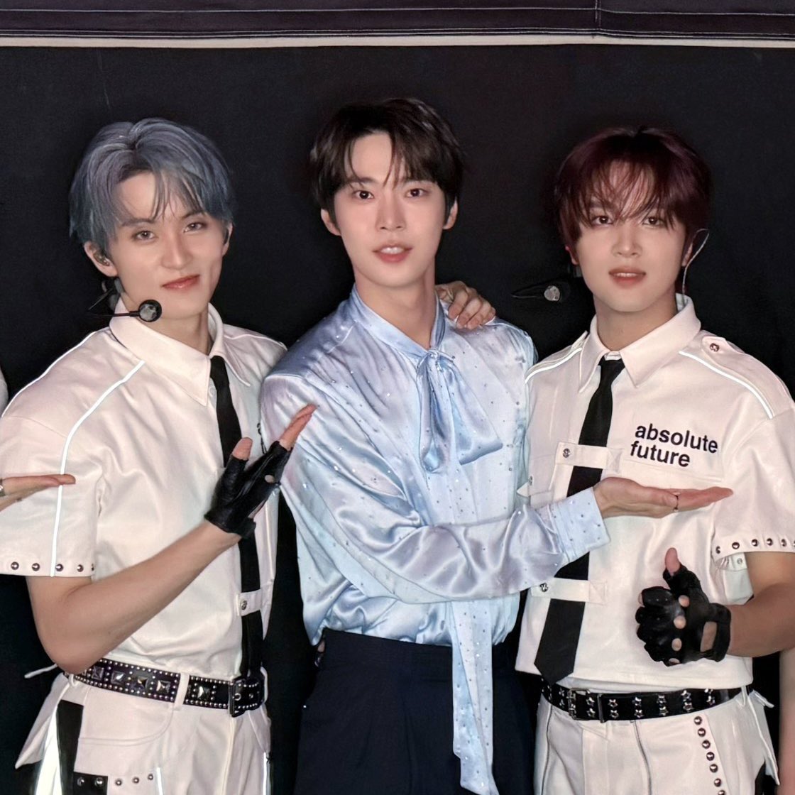 mkdoing's tweet image. 우리 형이
자랑할거 있다하거든?
다들 댓글
예쁘게 써줘 ㅋㅋ
형 이제 하면 돼
                                             웅
                                    내 동생 동여기
                                                                      안냐세여
?..