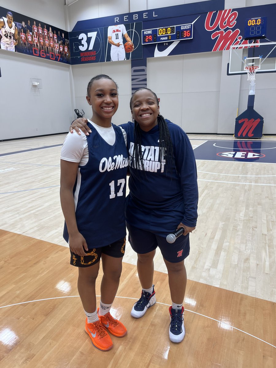DCvsTheWorldTV's tweet image. Thank you @YolettMcCuin and @OleMissWBB staff for the elite camp experience!

@LegacyNike17u @pitts_academy 
@Webb_GBB