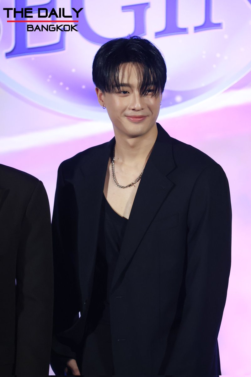 thedailybkk's tweet image. 'ฟรัง-นรุทธ์' ร่วมดูตอนแรกซีรีส์ "ทํานายทายทัพ My Magic Prophecy" ในงาน "ทํานายทายทัพ Let the Magic Begin"
#MyMagicProphecyEP1
#ทำนายทายทัพ
#francnrp