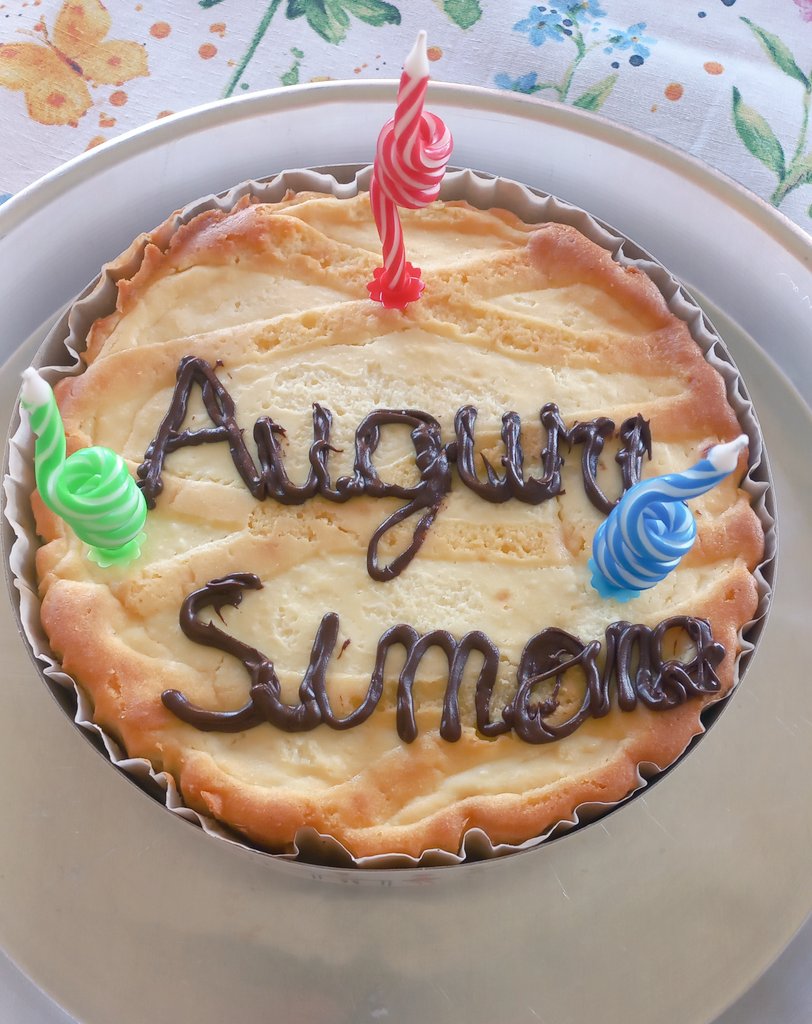 Simona_Ti's tweet image. Fermi tutti..🎂🥂🥳