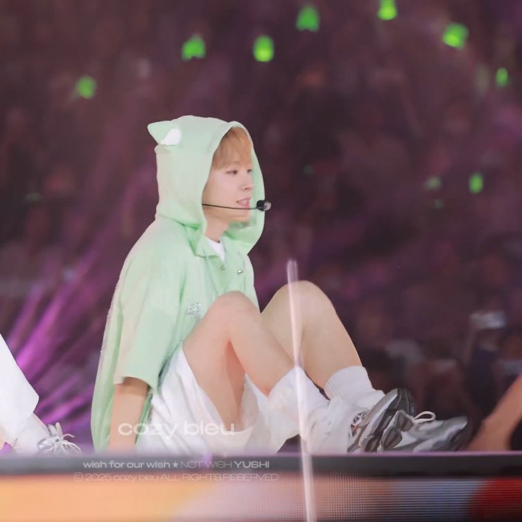 kkS2yy's tweet image. 레그워머 엄청 귀엽다 ㅎㅎㅎㅎ