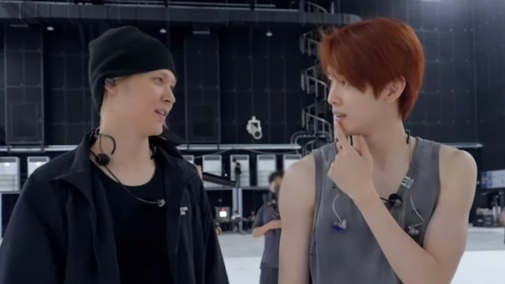 bbenchi_'s tweet image. 입술봐입술
근육둿다뭐해
근육많아서더힘든거야💢
아그래?
입술보라니까💢
입술뭐
파래졋잔아💢
뭐…
💢💢
뽀뽀해드려?
엉..?
ㅋㅋ아님말고
..아니잠깐만가지말고쫌💢