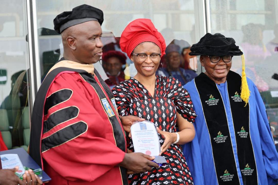 KMutisi's tweet image. RECOGNITION for EXCELLENCE, RECOGNITION BEYOND BORDERS
Babcock University has recognised the the OUTSTANDING contributions of Dr Kudakwashe Tagwirei in LEADERSHIP, ENTERPRISE, & ECONOMIC TRANSFORMATION.
These are key areas which advance modern economiesβ¦ As he takes hisβ¦