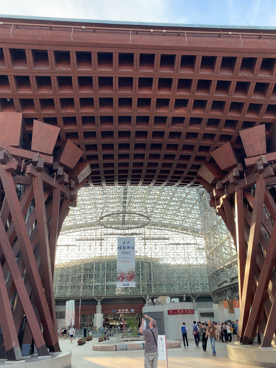 keiookubo's tweet image. 忙しいリーダーを尻目に金沢を堪能。