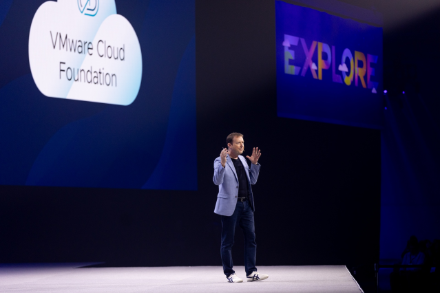 NicolaNoStop's tweet photo. VMware Cloud Foundation 9.0 is here—and you can get hands-on with it at #VMwareExplore, August 25 – 28 in Las Vegas. https://t.co/2ykpaa0SkA https://t.co/h24pIgaMdN