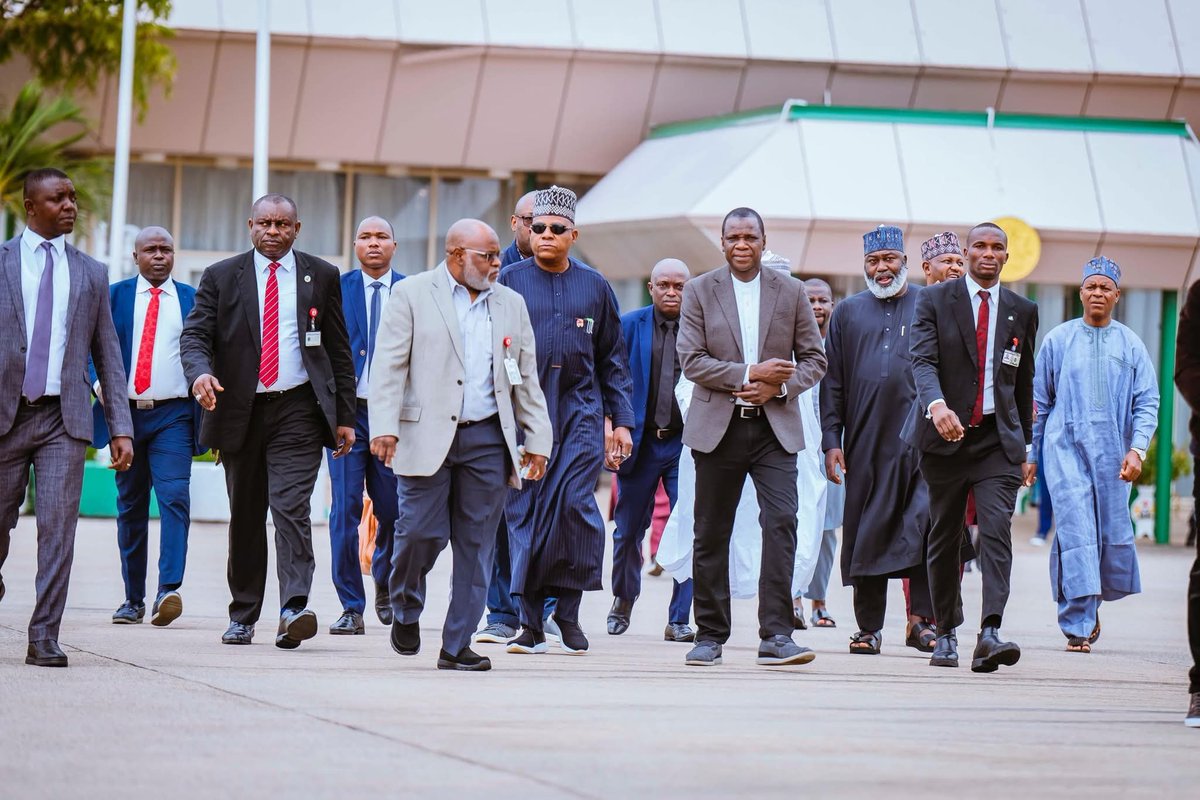 SadeeqKurbe's tweet image. STATE HOUSE PRESS RELEASE

VP @Shettima To Represent Nigeria At 2nd UN Food Systems Summit In Addis Ababa

The Vice President, Senator Kashim Shettima, has departed Abuja for Addis Ababa, the Ethiopian capital, to represent Nigeria at the second United Nations (UN) Food Systems…