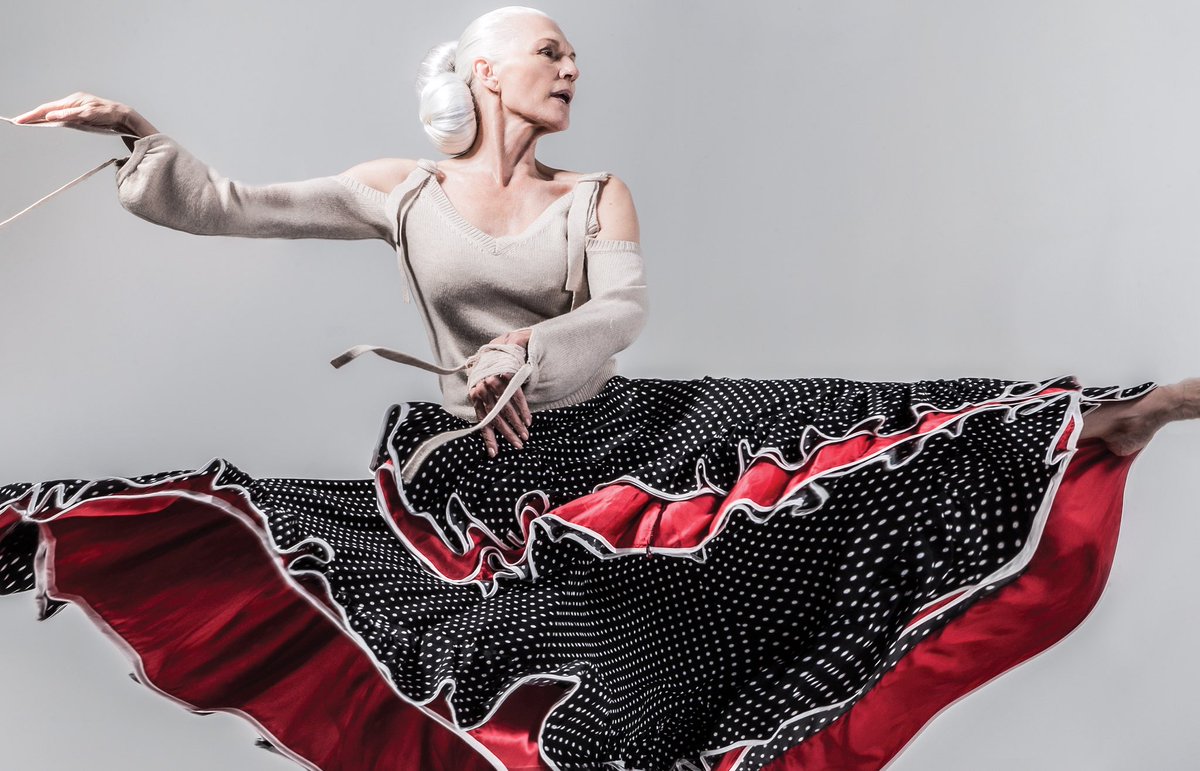 mayemusk's tweet image. Why do I look like a dancer in some photoshoots? Because I’m copying people in the background, or working with a professional. I’m a good copier😉 Lucky me. @XFashion
AWomanMakesAPlan
ItsGreatToBe77