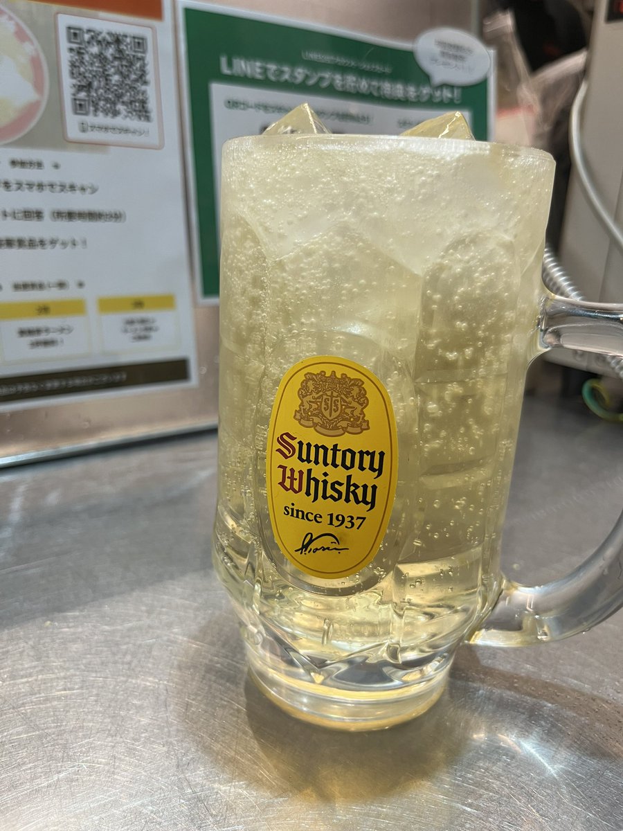 yuto_5959's tweet image. 箕輪家の冷やし中華、美味かった！
最後、汁の残りをライスにかけて卓上の「無限にんにく♾️🧄」と「マヨ」で優勝🏆

昨年末くらいからマルちゃんの実力が段違いに跳ね上がっている🧐

店がない時から食べてるけど、常に前向きな姿勢が強い！これからも前向きかつ元気な「いってらっしゃい！」を🙇‍♂️