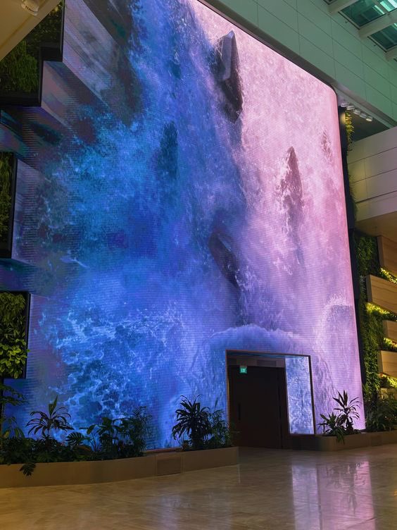 luusssso's tweet photo. The architecture at Singapore’s Jewel Changi airport might be the most beautiful in the world https://t.co/ENCWYPx8hJ