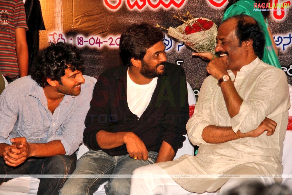 Banned_tweeter's tweet image. The way #Prabhas admiring his Idol! ❤️🙏 #Thalaivar