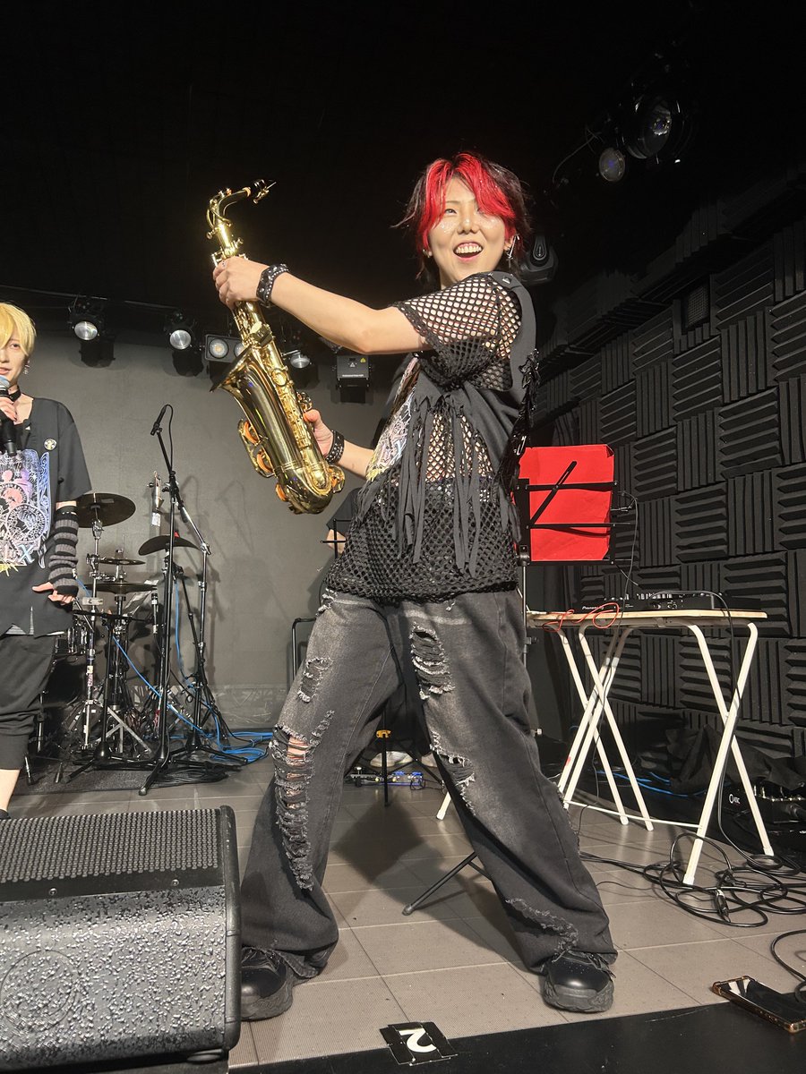 mocha_a_t_bg's tweet image. 誠サックス見せびらかし助

#アルテラクス
#アルテラさんかっけー
#アルテライブ
#男装