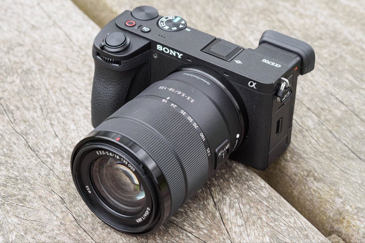 wamweaaa's tweet image. Manifesting a Sony A6700.