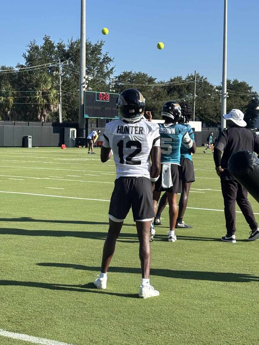 ESPNdirocco's tweet image. Second practice in a row on defense for Travis Hunter.